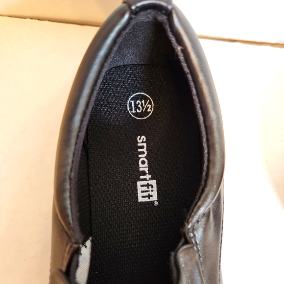 NWT SmartFit Boy's Slip Ons Dress Shoes - Sz 13.5 - Picture 6 of 8